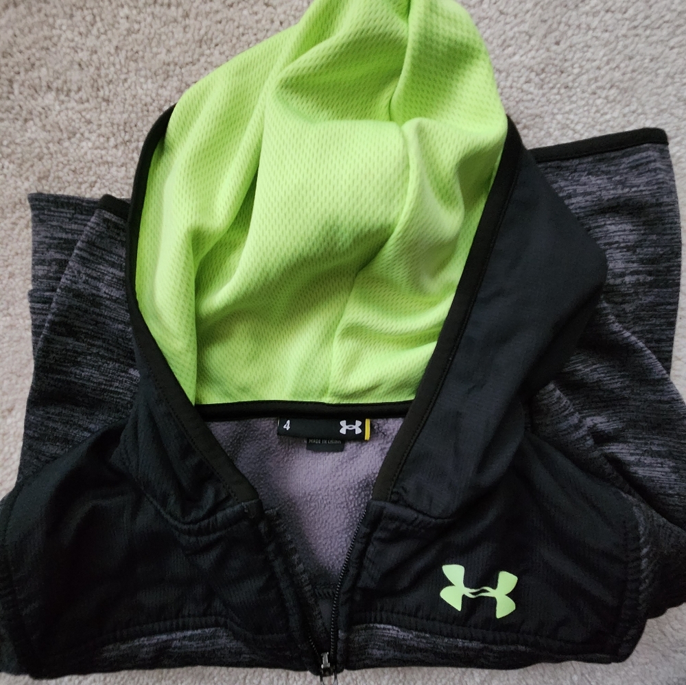 Under armor boys sweater